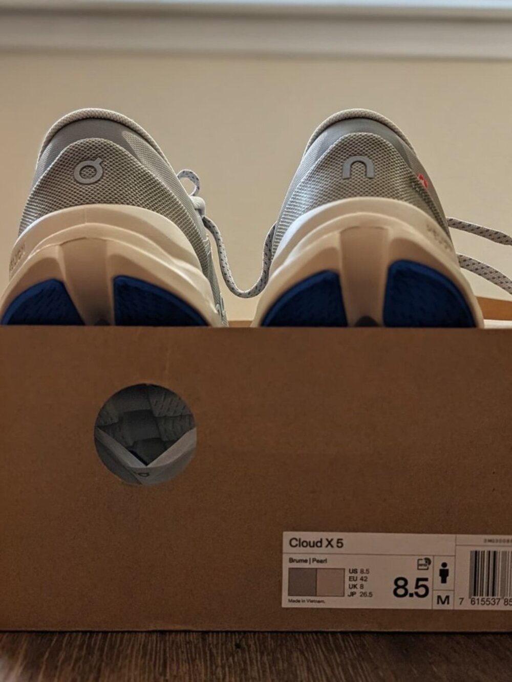 Men’s ON Cloud X5, size 8.5 *NEW in box*